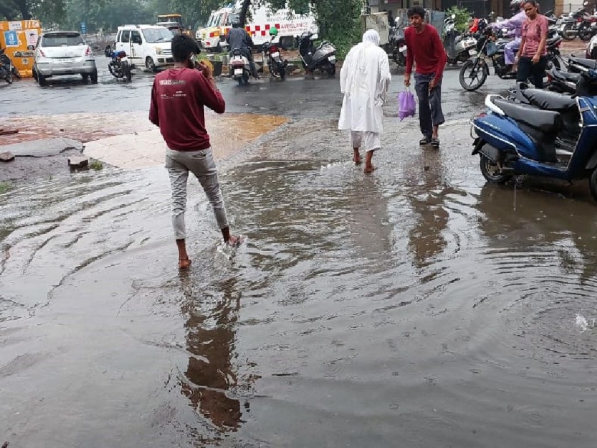 Nagpur Rain: Mayo, Medical patients get drenched, work affected due to water logging in nursing room | Nagpur Rain : मेयो, मेडिकलचे रुग्ण भिजले, नर्सिंग कक्षात पाणी साचल्याने कामकाजावर परिणाम