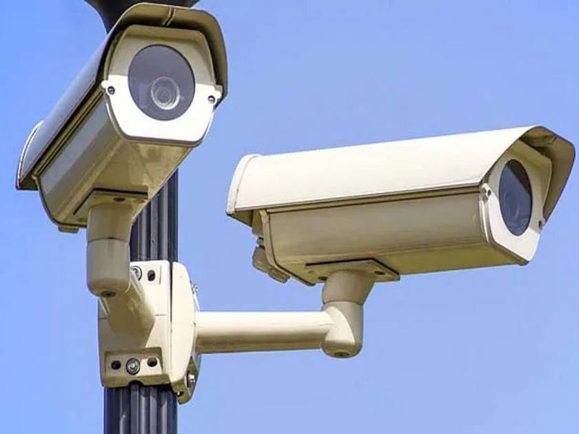 Instructions to municipalities to install CCTV, electric lights along with security guards for the safety of women in 277 secluded or dark places. | निर्जन वा अंधार असलेल्या २७७ ठिकाणी महिलांच्या सुरक्षिततेसाठी सुरक्षा रक्षकांसह सीसीटीव्ही, वीज दिवे बसवण्याच्या  महापालिकांना सूचना 