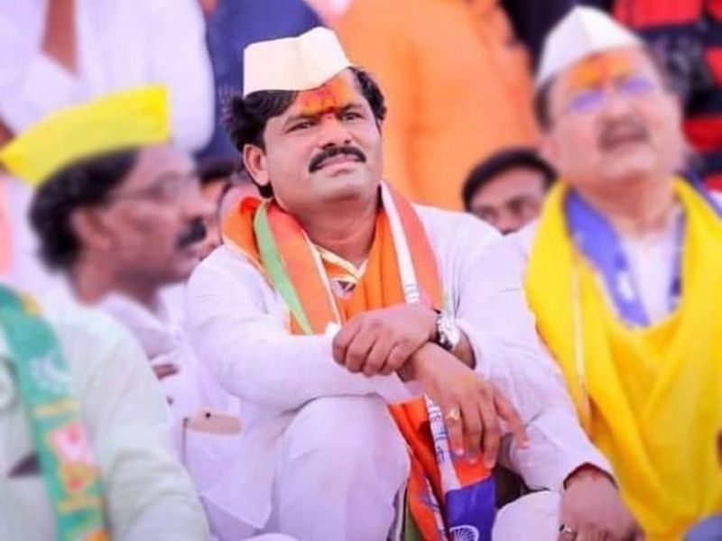 Don't discredit politics MNS leader Rupali Patil told BJP leader Gopichand Padalkar | पडळकर, राजकारण अजून बदनाम करू नका; मनसेच्या महिला नेत्याने दिली बिरुबाची शपथ