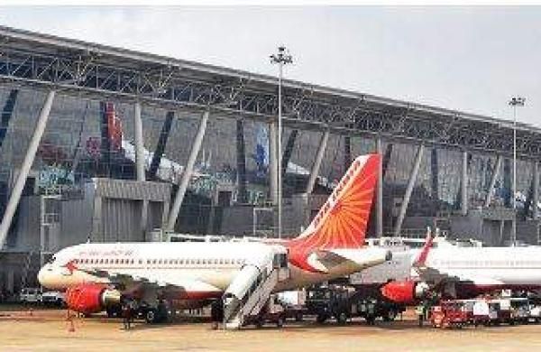 CoronaVirus News: Allow newspapers on planes - Vijay Darda | CoronaVirus News: विमानांत वृत्तपत्रांना परवानगी द्या -विजय दर्डा