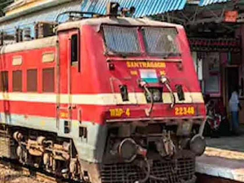 Demu train accident near Jaisingpur railway station, rescue team at the spot in just half an hour | डेमू रेल्वेचा जयसिंगपूर रेल्वे स्थानकाजवळ अपघात, केवळ अर्ध्या तासात मदत पथक घटनास्थळी 