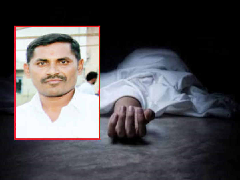 shock in the field of education; Headmaster in kaij commits suicide in front of Beed Zilla Parishad | शिक्षण क्षेत्रात खळबळ; केजमधील मुख्याध्यापकाची बीड जिल्हा परिषदेसमोर आत्महत्या