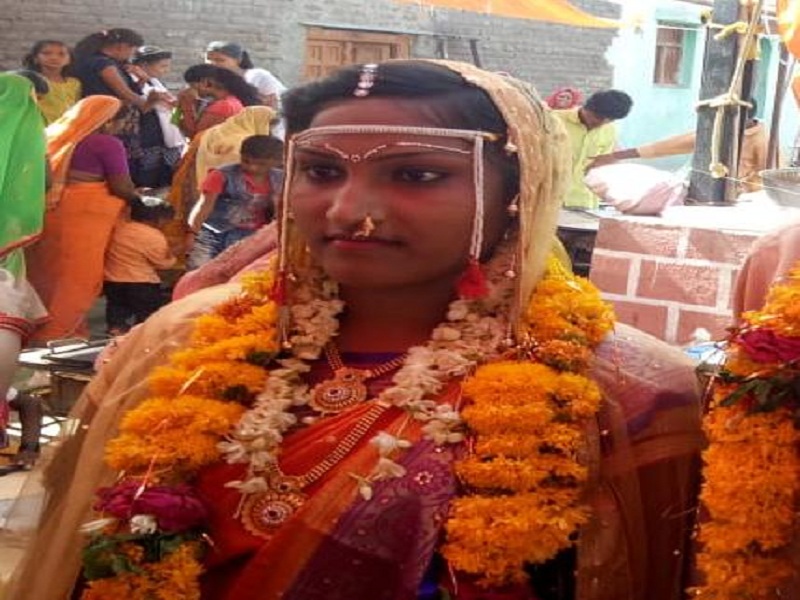 The death of a newly married women due to shock in Beed | हातावरची मेंदी निघण्यापूर्वीच नवविवाहीतेचा शॉक लागुन मृत्यू