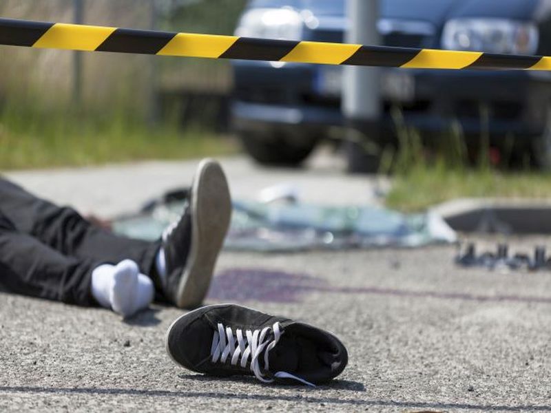  Youth killed in road accident on Mumbai-Agra highway | मुंबई-आग्रा महामार्गावर मोटारीच्या धडकेत युवक ठार