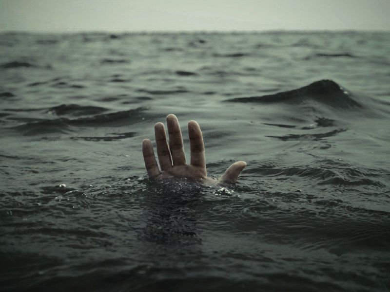one girl death Due to not having an estimate of water in the Bhima river | भीमा नदीपात्रात पाण्याचा अंदाज न आल्याने बुडून एका मुलीचा मृत्यू