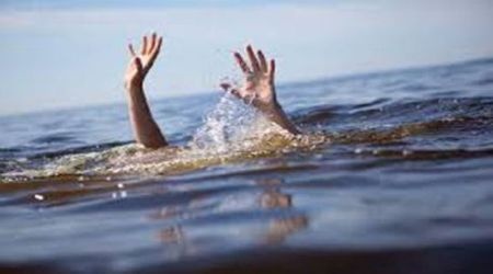 Death of children drowned in river | मित्रांसोबत पोहण्यासाठी गेलेल्या शाळकरी मुलांचा नदीत बुडून मृत्यू
