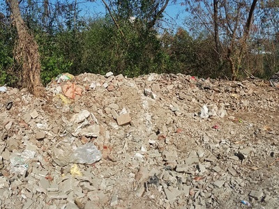 Debris fill in wetlands in Thane | ठाण्यातील पाणथळ जागेवर डेब्रिजचा भराव