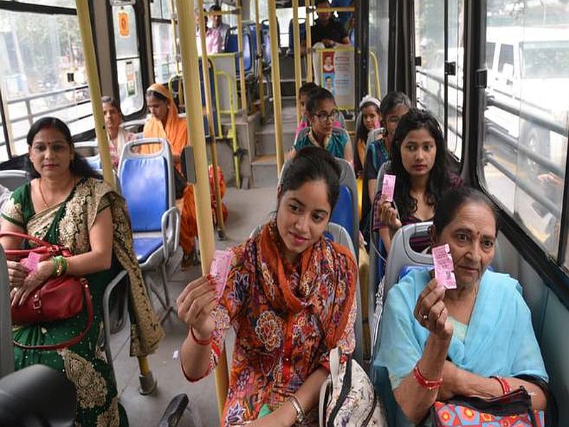 Free bus ride scheme for women begins in Delhi | महिलांचा उत्स्फूर्त प्रतिसाद; ज्येष्ठ नागरिक, विद्यार्थ्यांनाही डीटीसीमधून मोफत प्रवास करण्याचे संकेत