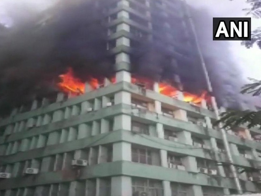 Delhi's CGO Complex fire: CISF Inspector who got unconscious in the fire incident today has passed away | दिल्लीतील पंडित दीनदयाल उपाध्याय अंत्योदय भवनाला भीषण आग, एकाचा मृत्यू