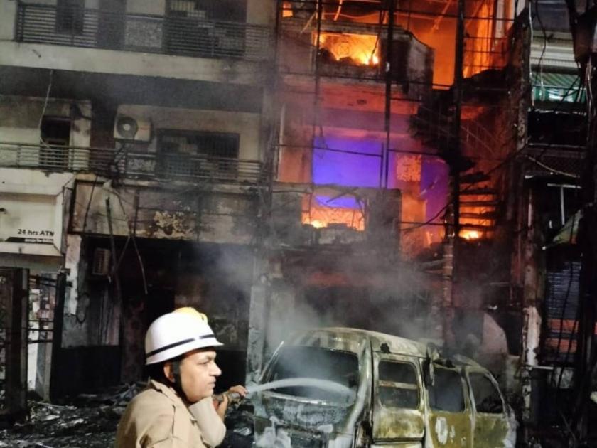 Big fire in Delhi 7 newborns died 5 seriously injured in baby care center | दिल्लीतही मोठी आग, बेबी केअर सेंटरमध्ये ७ नवजात बालकांचा मृत्यू, ५ गंभीर जखमी