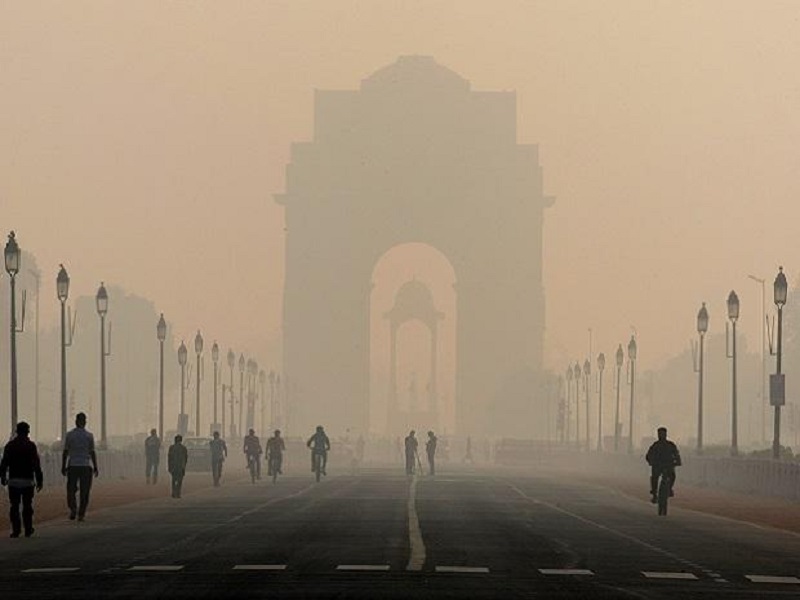 Schools and colleges closed till further orders due to rising pollution in Delhi, 100% WFH to government employees | दिल्लीत वाढत्या प्रदूषमामुळे शाळा-कॉलेज पुढील आदेशापर्यंत बंद, सरकारी कर्मचाऱ्यांना 100% WFH