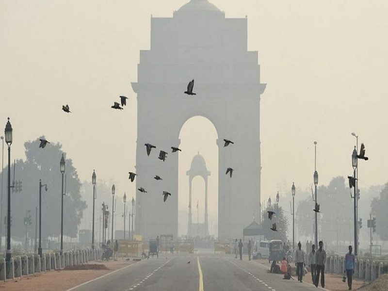 Delhi pollution: Air quality in Delhi declines; All emergency measures failed | Delhi pollution: दिल्लीतील हवेची गुणवत्ता घसरली; सर्व आपत्कालीन उपाय ठरले अपयशी