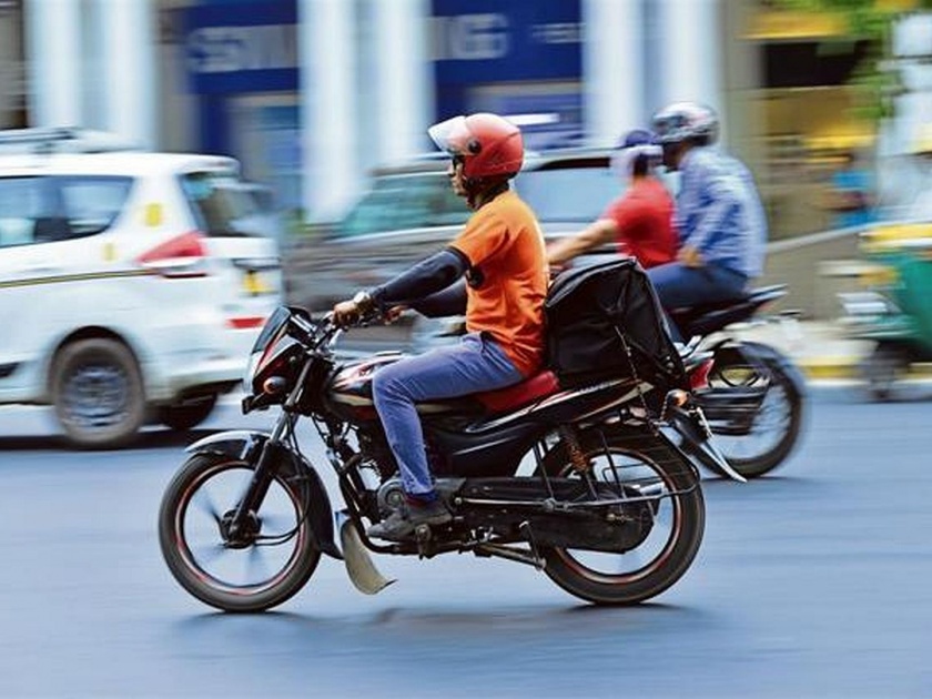 Sixteen thousand delivery boys in Mumbai in seven months | मुंबईत सात महिन्यांत सोळा हजार डिलिव्हरी बॉइजवर कारवाई