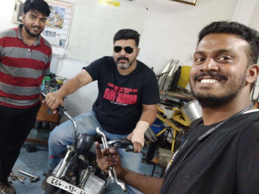 Bajaj Pulsar electric motorcycle Made in Rs 1 lakh | अवघ्या 1 लाखात बजाजची इलेक्ट्रीक पल्सर; जुन्या मोटारसायकलचे रुपांतर