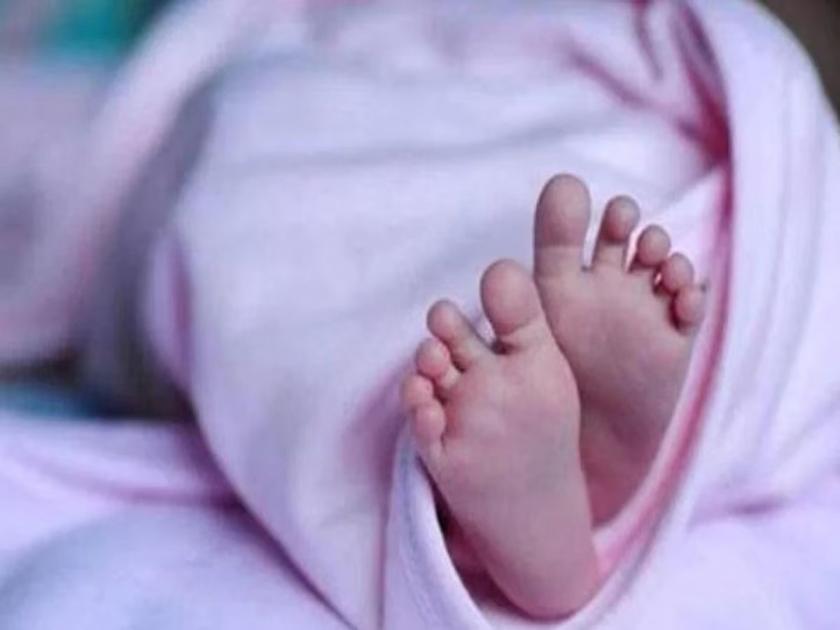 An eight-day-old baby was dumped in the toilet, an incident in Pathardigaon, Nashik | आठ दिवसांच्या बाळाला टाकून दिले शौचालयात, नाशिकच्या पाथर्डीगावातील घटना