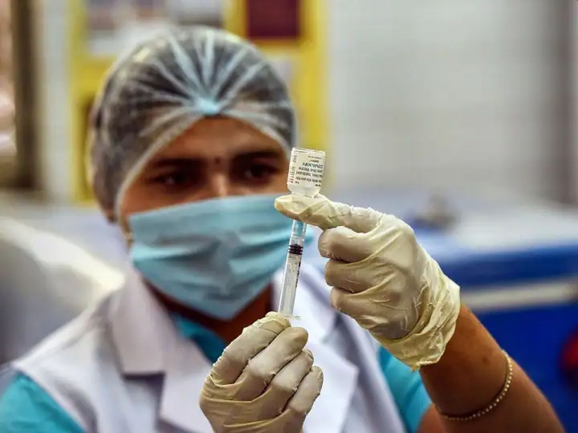 Vaccination again difficult in Mumbai due to limited stocks | Corona Vaccination: मुंबईत मर्यादित साठ्यामुळे लसीकरण पुन्हा अडचणीत