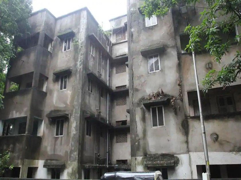 The problem of dangerous buildings in Mumbai is like that | मुंबईतील धोकादायक इमारतींचा प्रश्न जैसे थेच