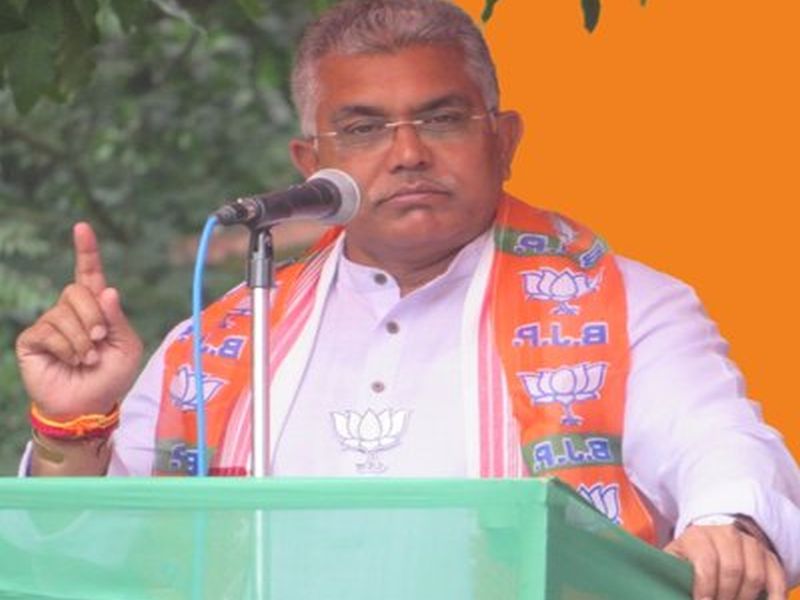If we come to power, then we will remove the uniforms of the police, the controversial statement of the BJP leader in kolkata | आमची सत्ता आल्यास पोलिसांची वर्दी उतरवू, भाजप नेत्याची थेट धमकी