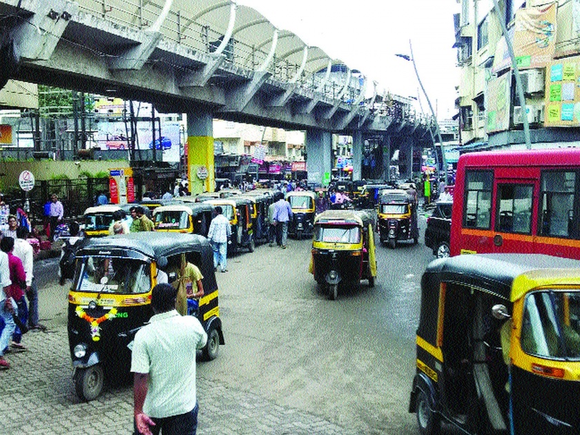 rickshaws got after 50 days appointment for 'passing' | ‘पासिंग’साठी रिक्षाचालकांची परवड