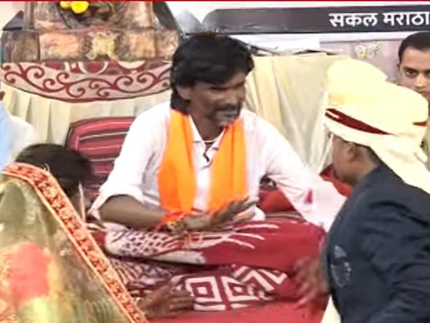 The newly married couple of Dhangar community met Manoj Jarange patil for Support Maratha Reservation | धनगर समाजातील नवविवाहित जोडपं थेट मनोज जरांगेंच्या भेटीला पोहचले अन्...