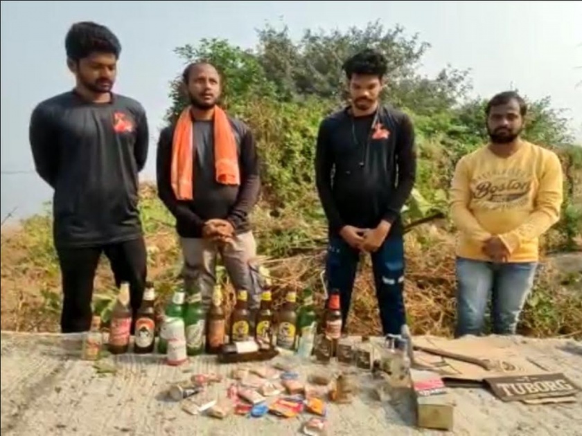 Fort lovers reveal immoral behavior including drinking and smoking at Bhayander's Dharavi Fort | भाईंदरच्या धारावी किल्ल्यावर मद्यपान-धुम्रपानासह अनैतिक प्रकार होत असल्याचे गडप्रेमींकडून उघडकीस 