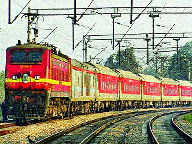 Special express full on Central Railway route | मध्य रेल्वे मार्गावरील विशेष एक्स्प्रेस फुल्ल