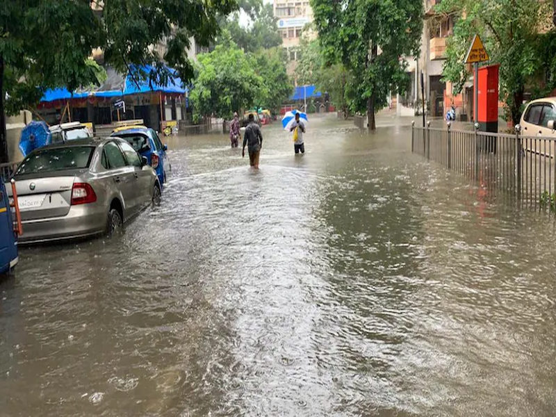 Mumbai city and suburbs have received an average rainfall of 70 mm in the last 24 hours | Mumbai Rain Updates: मुंबईत पावसाची सत्तरी; आजही धोका कायम, मुंबई अन् कोकण किनारपट्टीवर ऑरेंज अलर्ट