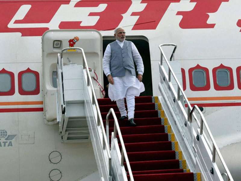 Pakistan's restrictions for Modi's aircraft are looser | मोदींच्या विमानासाठी पाकचे निर्बंध शिथिल