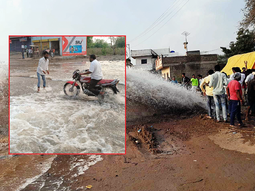 The series of crises continues! due to main pipeline burst Lakhs of liters of water enters the road to the fields which are coming to Chhatrapati Sambhajinagar | संकटांची मालिका सुरूच! छत्रपती संभाजीनगराला येणारे लाखो लिटर पाणी रस्त्यावरून शेतात