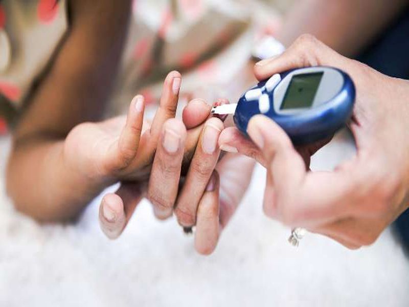 world diabetes day 2018 diabetes cause and signs children | World Diabetes Day : तुमच्या मुलांना मधुमेह तर नाही ना? अशी घ्या काळजी
