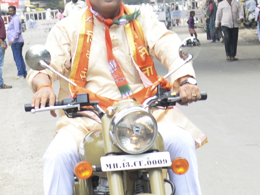 Shiv Sena's Dilip Mane is the richest candidate | Maharashtra Election 2019; शिवसेनेचे दिलीप माने कुटुंबीयांकडे ३० कोटी रुपयांची संपत्ती