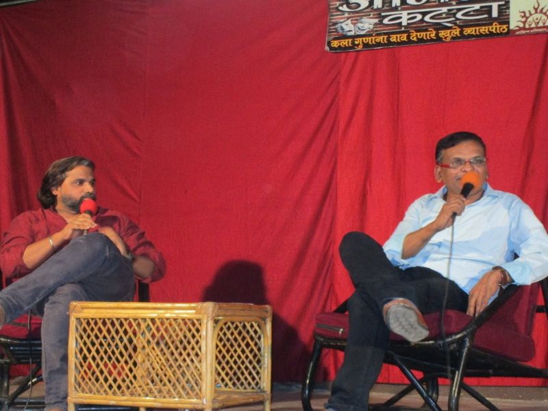 Accepting the love of the audience, take steps to make Marathi films - Dilip Thakur | प्रेक्षकांच्या प्रेमाचा स्वीकार करून मराठी चित्रपटाने पावले उचलावीत - दिलीप ठाकूर 