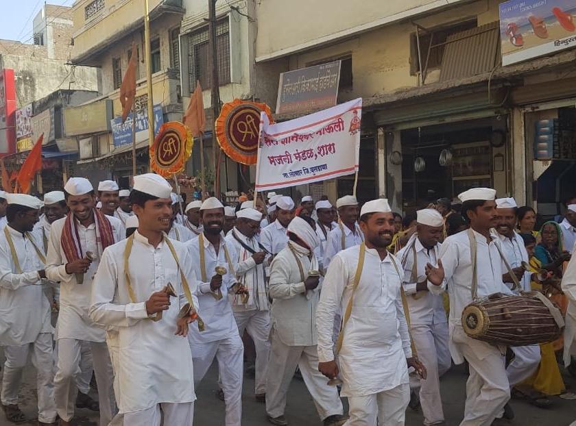 Chanting of Vitthal in Khamgaon city | विठू नामाच्या गजराने दुमदुमली रजत नगरी
