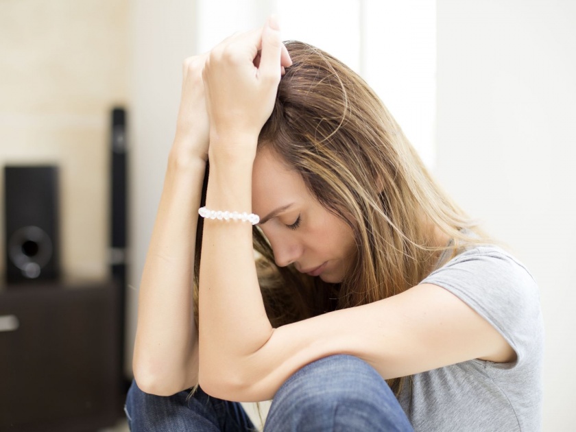 Depression sufferers at risk of multiple chronic diseases | महिलांमध्ये डिप्रेशनमुळे वाढतो 'या' गंभीर आजारांचा धोका, दुर्लक्ष करणं पडू शकतं महागात!