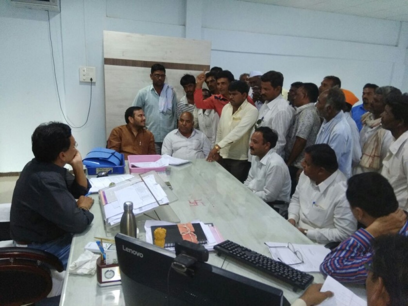 Discussion with the Mahavitaran's engineers regarding the connection of agricultural pumps! | कृषीपंप जोडणीसंदर्भात महावितरणच्या अभियंत्यांशी चर्चा !