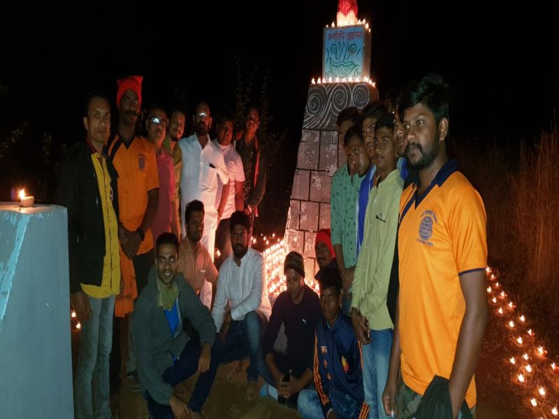 diwali celebration on siddhagad fort | सिद्धगडावर दिवाळीत दीपोत्सव! परिसर रोषणाईने उजळला