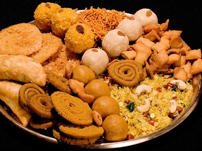 Diwali 2018 where do diwali faral marathi food | Diwali 2018 : दिवाळीच्या फराळातील हे पदार्थ महाराष्ट्रीयन नाहीच!