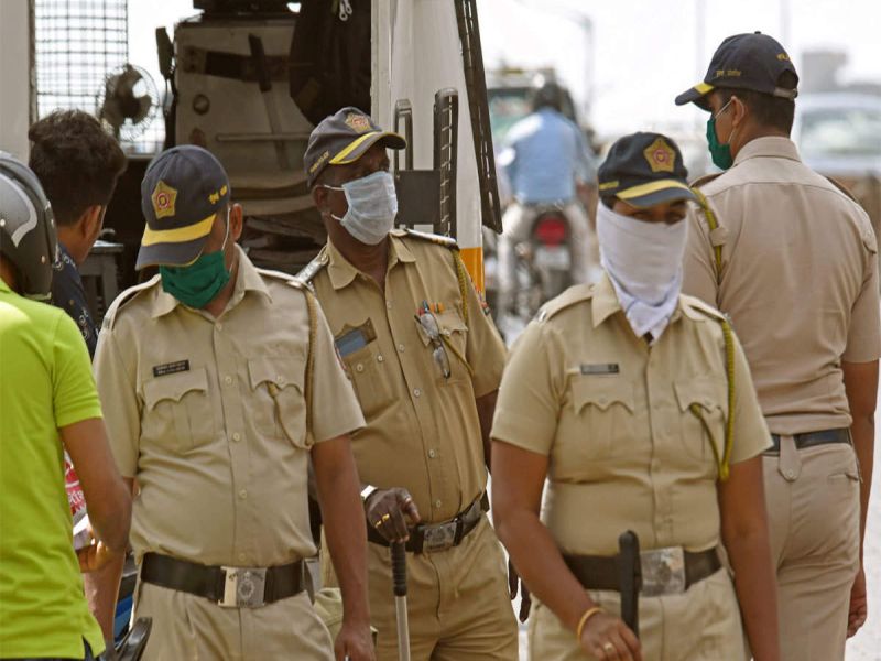 Should the police kill the civilians or NO ?; CM Uddhav Thackeray says NO | पोलिसांनी नागरिकांना मारावे की मारू नये?; उद्धव ठाकरे म्हणतात...