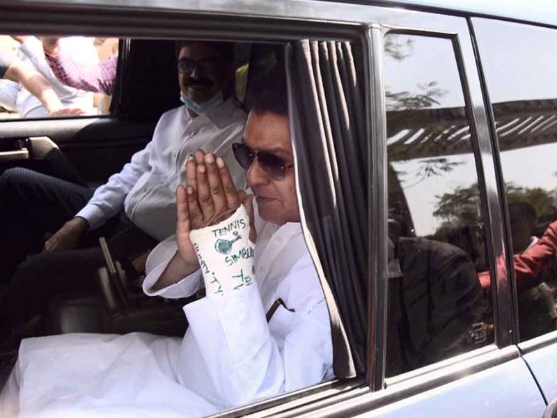 BJP leader Atul Bhatkhalkar has criticized CM Uddhav Thackeray along with the state government | कोरोना चाचणी नसल्यामुळे राज ठाकरेंना विधान भवनात प्रवेश नाकारला, पण...; भाजपाचा सवाल 