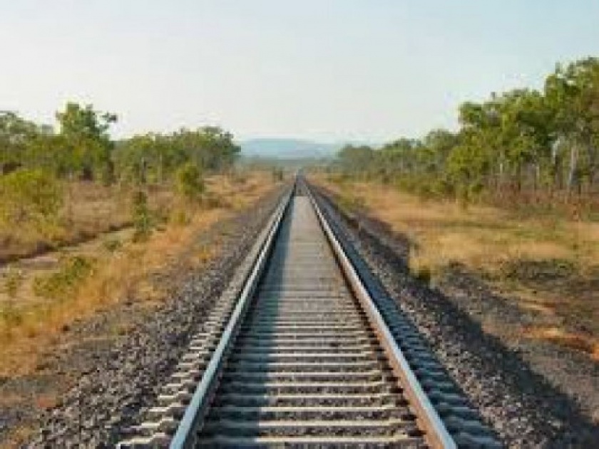 Wardha - Yavatmal - Nanded railway line train at speed, 15 km work completed | वर्धा - यवतमाळ - नांदेड रेल्वे मार्गाची गाडी वेगात, १५ किलोमीटरचे काम पूर्ण
