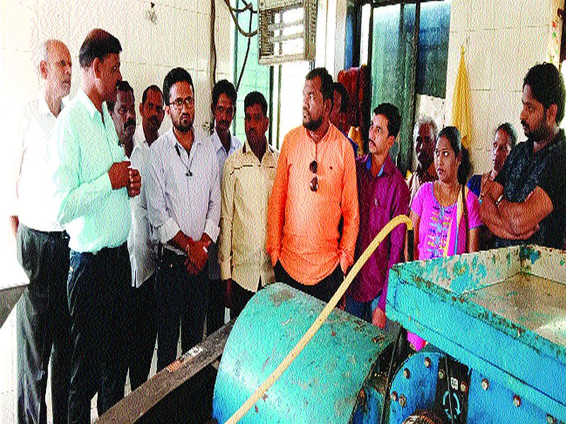 Meeting of members of Mandangad NP for Karjat solid waste project | कर्जत घनकचरा प्रकल्पास मंडणगड नगरपरिषद सदस्यांची भेट