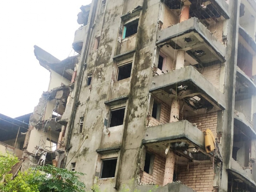 Structural audit of 10 year old buildings in Ulhasnagar; Extremely dangerous buildings will be demolished | उल्हासनगरातील १० वर्षे जुन्या इमारतींचे स्ट्रक्चरल ऑडिट; अतिधोकादायक इमारती तोडणार 