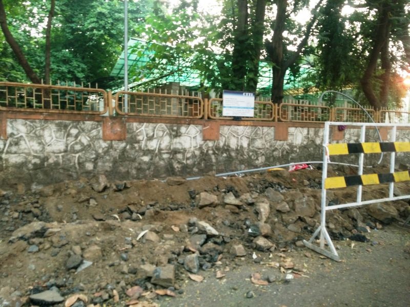digging work in dombivli midc road again | डोंबिवली एमआयडीसीत पुन्हा खोदकाम; नागरिकांमध्ये नाराजी