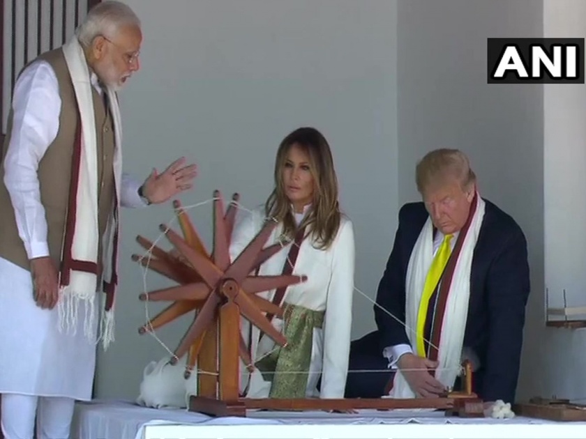 Donald Trump's India Visit : US President Donald Trump spin the Charkha at Sabarmati Ashram | Donald Trump's India Visit : अन् साबरमती आश्रमात मोदींनी डोनाल्ड ट्रम्प यांना दिले सूतकताईचे धडे 