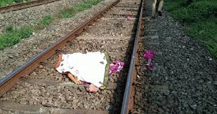 Youth committed suicide under Jalna | आई रागावल्याने जळगावात तरुणाने केली रेल्वेखाली आत्महत्या
