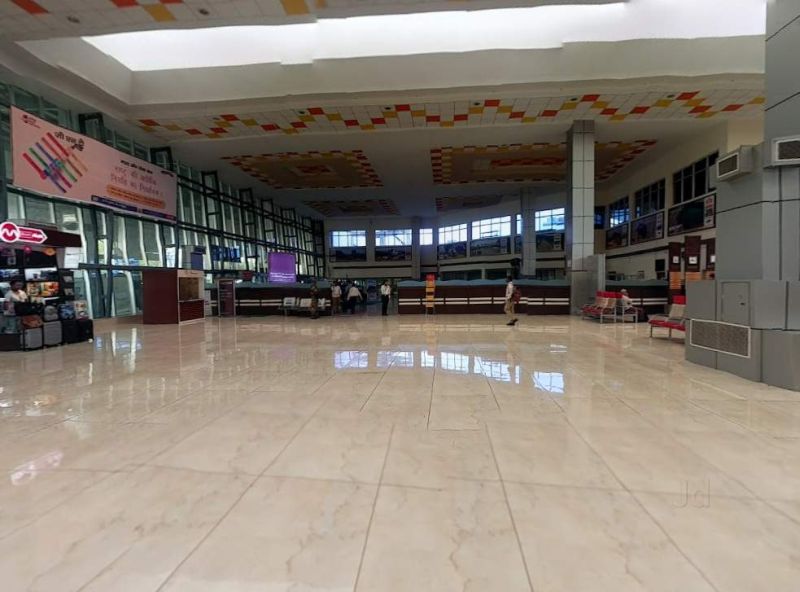 Ground handling service at Nagpur Airport slowed down | नागपूर विमानतळावरील ग्राऊंड हॅण्डलिंगची सेवा मंदावली