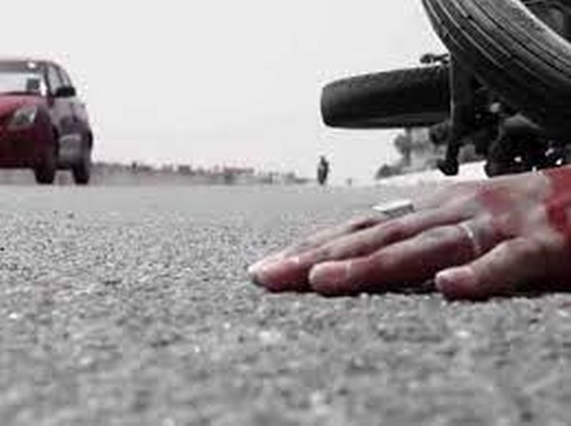 Doctor killed in Pimpalner-Lonar road accident | पिंपळनेर-लोणार मार्गावर अज्ञात वाहनाच्या धडकेत डॉक्टरचा मृत्यू
