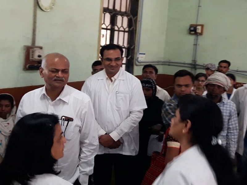 Medical Education Directorate, Lahane, visited the Valley Hospital | वैद्यकीय शिक्षण सहसंचालक लहाने यांच्याकडून घाटी रुग्णालयाच्या पाहणीस सुरुवात