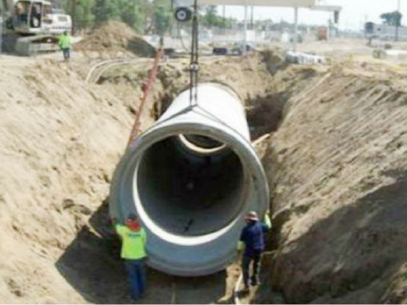 Immediately get the work done underground drainage, water supply scheme in Beed; Order of Guardian Minister Munde | बीडमधील भुयारी गटार, पाणी पुरवठा योजनेचे काम तात्काळ मार्गी लावा; पालकमंत्र्यांचे आदेश