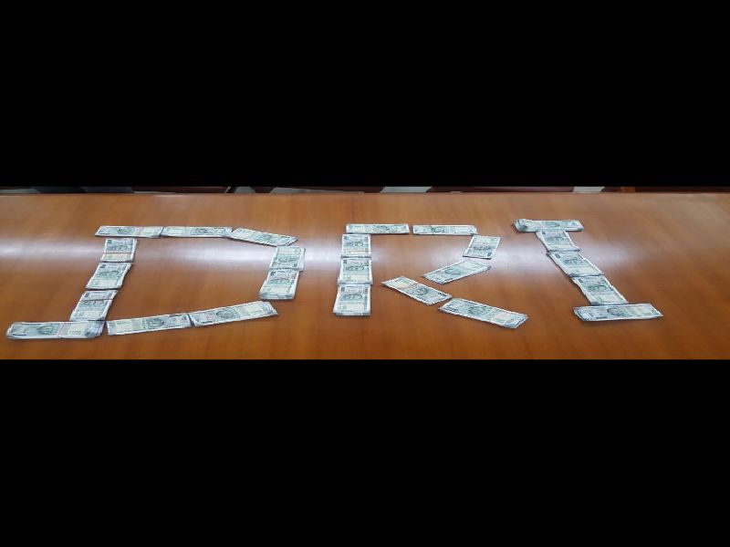 Nine lakh fake currency seized by DRI, three officials including Congress office bearers arrested | डीआरआयकडून नऊ लाखांच्या बनावट नोटा जप्त, काँग्रेस पदाधिका-यांसह तिघांना अटक